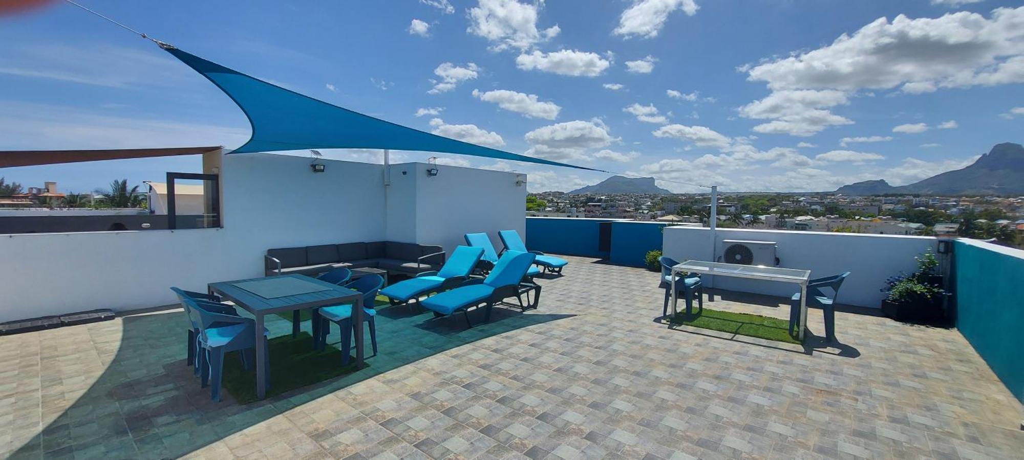 Flic En Flac Beach Penthouse Exteriör bild