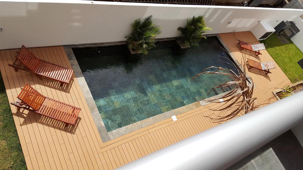 Flic En Flac Beach Penthouse Exteriör bild